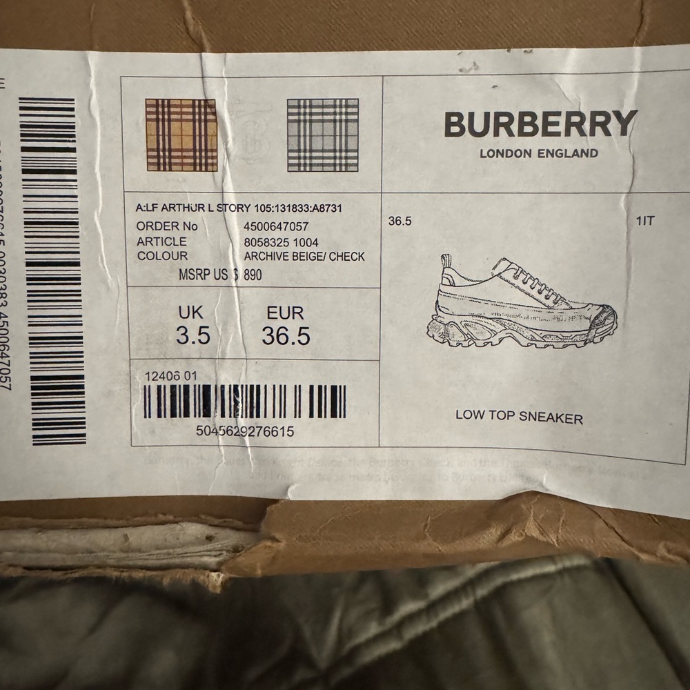 BURBERRY
ARTHUR CHECKERED SNEAKER - Picture 12 of 12